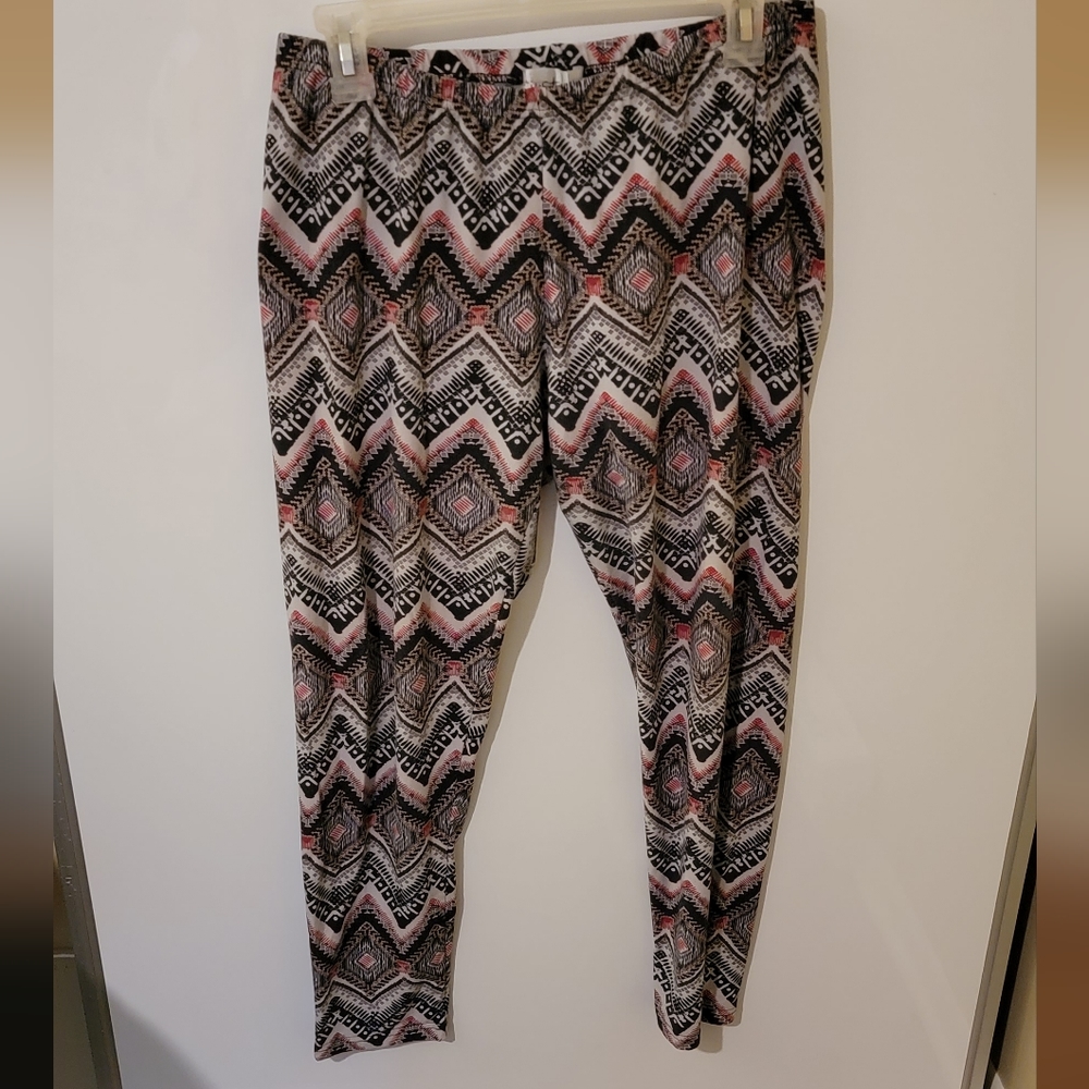 2/$5 Tribal Print Leggings